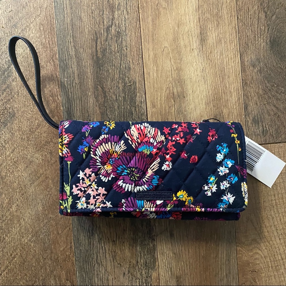 NWT vera bradley • floral crossbody wristlet